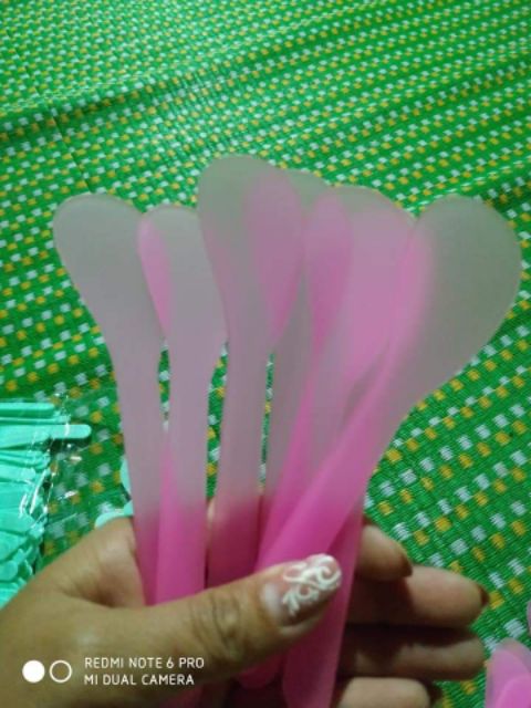 Combo 50 que trộn mặt nạ, trộn kem body, trộn tắm trắng (loại tốt) | BigBuy360 - bigbuy360.vn