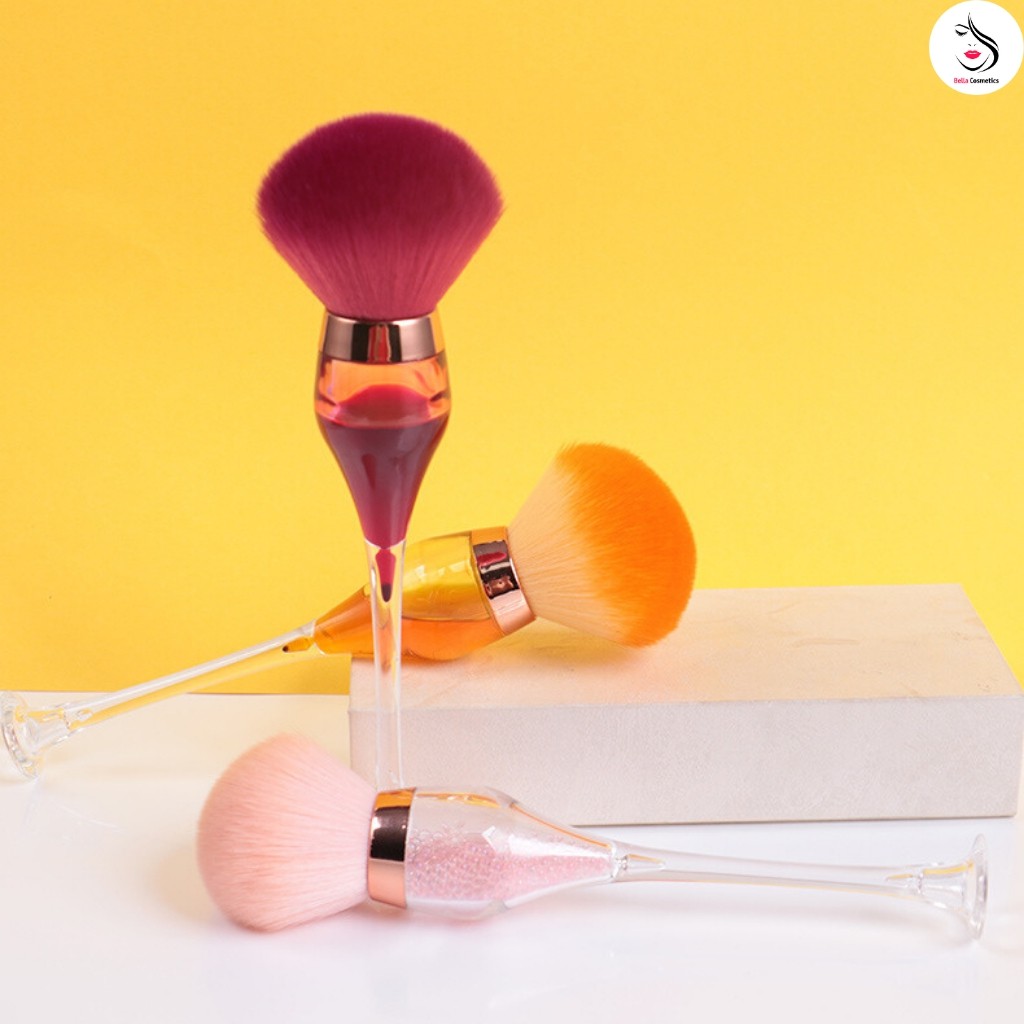 Cọ Trang Điểm Ly Rượu Sang Trọng Quý Phái