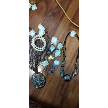 Combo vòng cổ,vòng tay nhựa