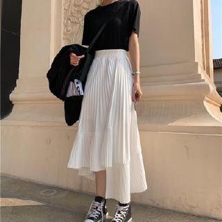 Chân váy dài xếp ly bất đối xứng phong cách reto thời trang
