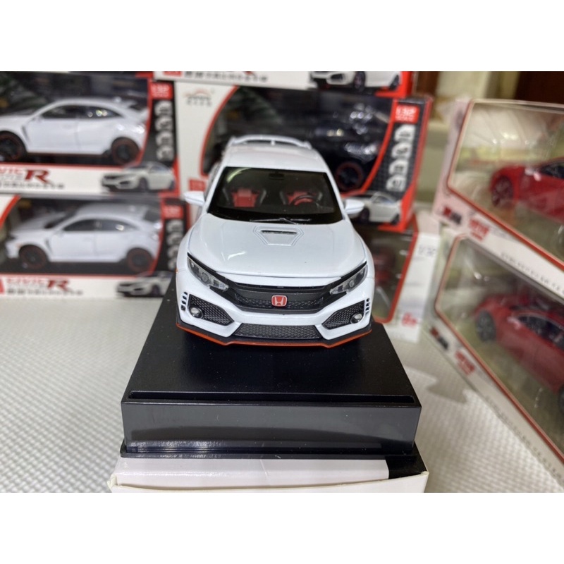 Xe mô hình Honda Civic tỉ lệ 1:32 kim loại màu trắng
