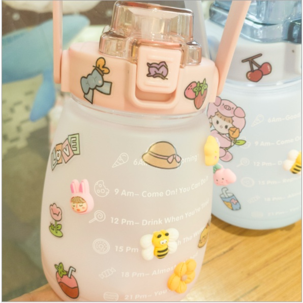 Bình Nước 1400ml Cute, Chia Vạch Khung Giờ, Nhựa Tritan Cao Cấp Với Màu 3D Siêu Chất ,Bình Nước Bụng Bự 3D TMBOOKS