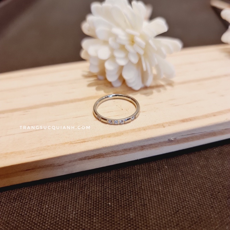 Nhẫn Titan - Nhẫn Titan Đính 5 Đá Màu Bạc
