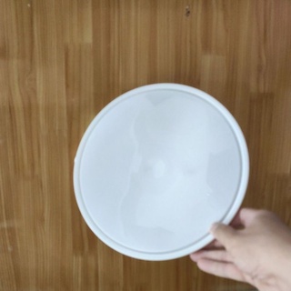 Nắp thùng kem ép cá !