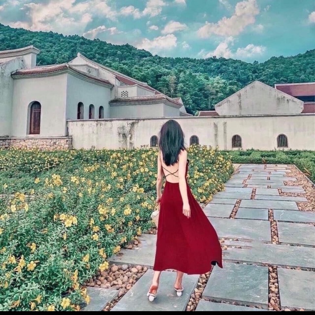 Maxi hở lưng