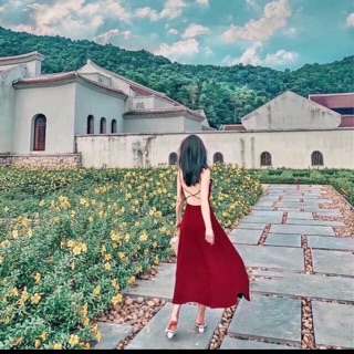 Maxi hở lưng