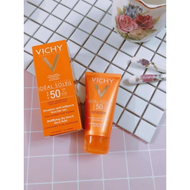 Kem chống nắng ngăn sạm da, giảm thâm nám không gây nhờn rít có SPF 50 Vichy Ideal Soleil UVB+UVA Anti Dark Spot 50ml | BigBuy360 - bigbuy360.vn