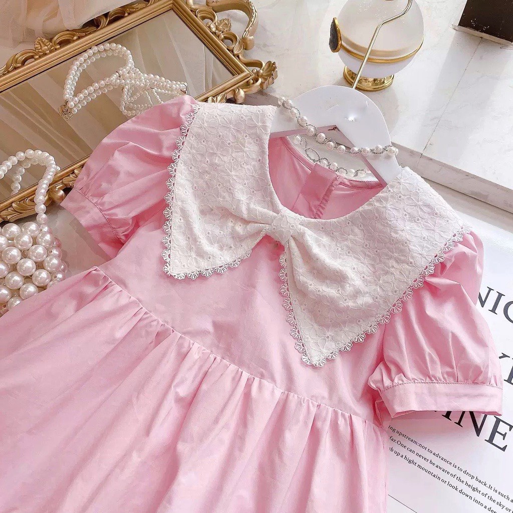 Váy đầm bé gái mùa hè dáng suông cổ trắng viền ren vải thô cao cấp Sunkid  VH2 màu hồng, xanh 4-12 tuổi