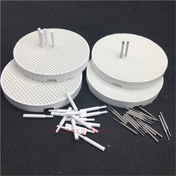 Khay nướng sứ lỗ to hoặc lỗ nhỏ size  7cm tặng kèm bông nướng sứ