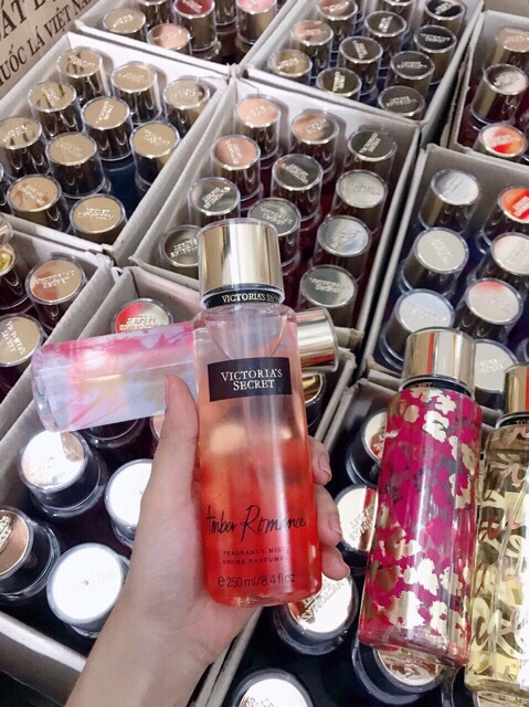 Xịt thơm toàn thân vitoria | BigBuy360 - bigbuy360.vn