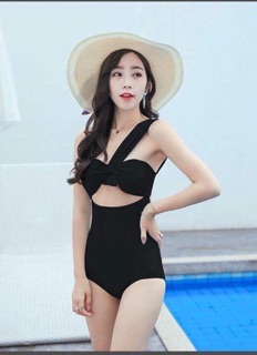 Bikini vạt chéo