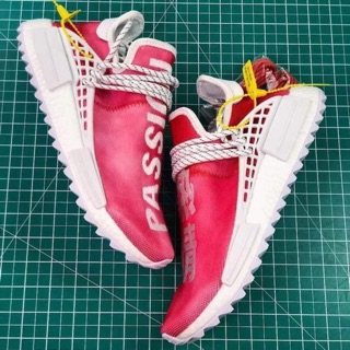 Giầy human race
