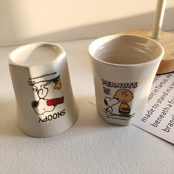 Cốc Đánh Răng Bằng Sứ Không Tay In Họa Tiết Hoạt Hình Snoopy Dễ Thương