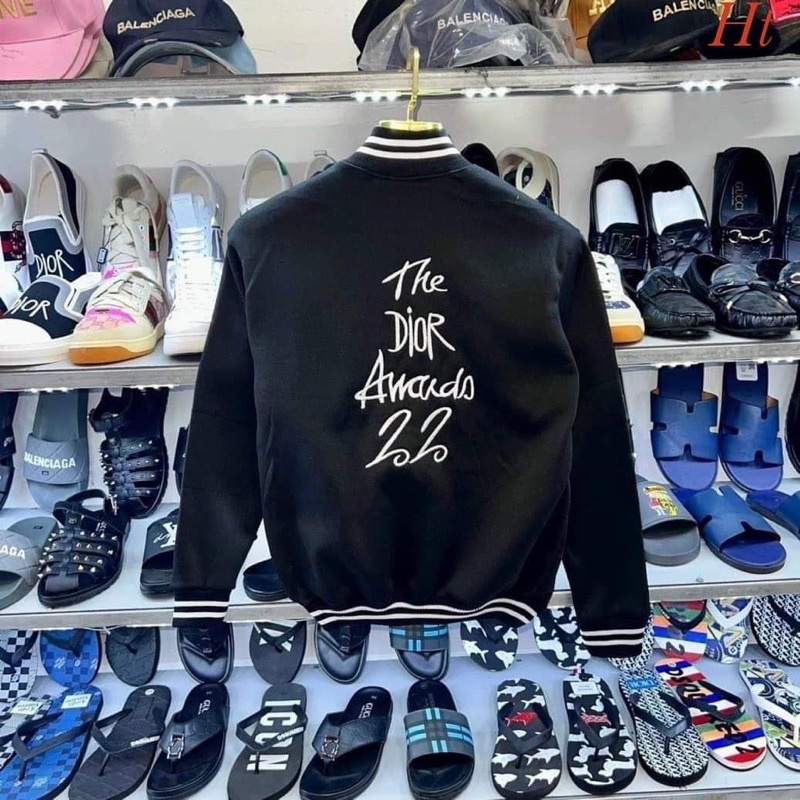 Áo bomber đen The Đi Ô H2A879