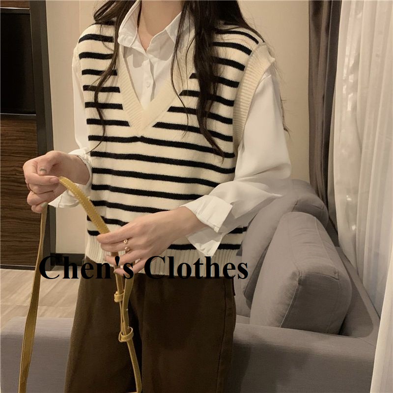 Áo gile nữ cổ V dáng ngắn kẻ ngang viền màu