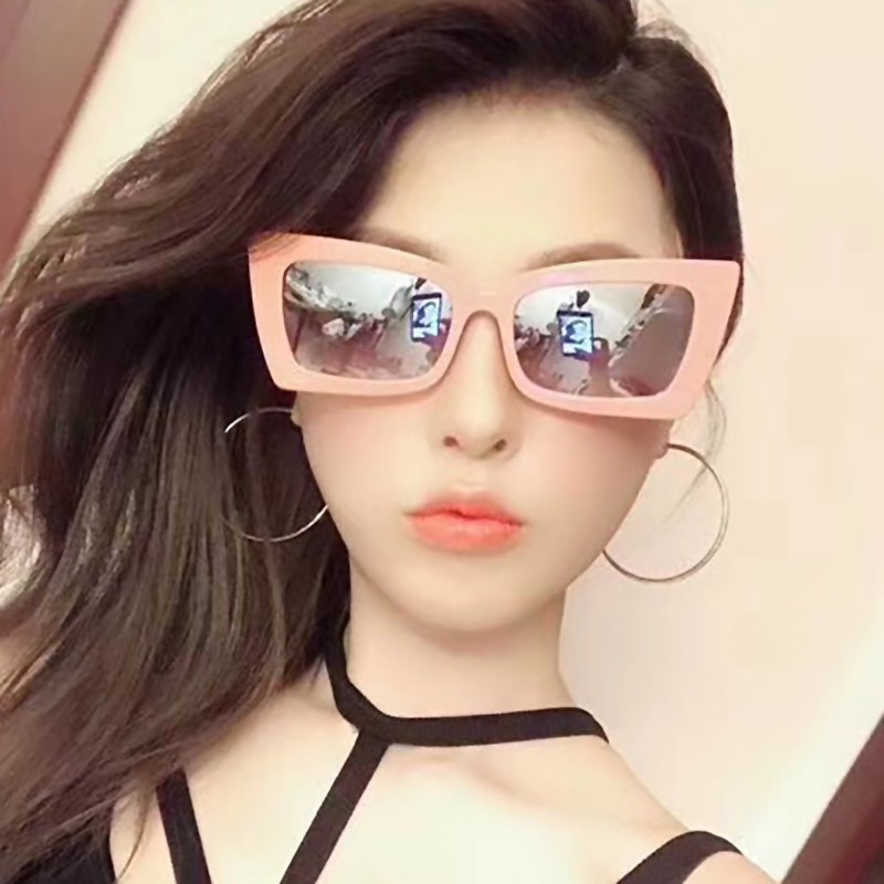 Kính mát kiểu mắt mèo thời trang sành điệu dành cho nữ