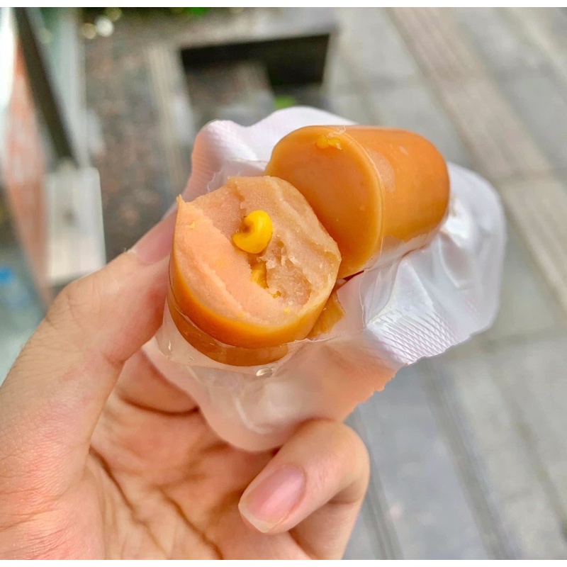 10 xúc xích ngô 55k