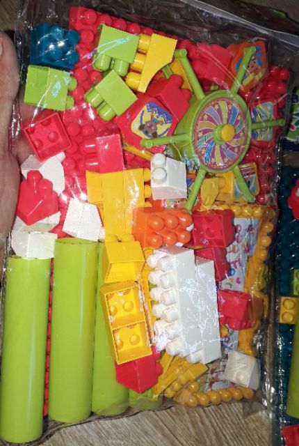 Sét lắp ráp mô hình trò chơi đu quay bằng nhựa rất đẹp