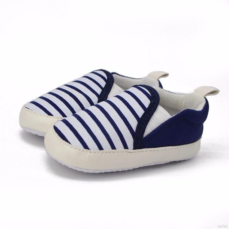 Giày slip-on kẻ sọc ngang đáng yêu cho bé