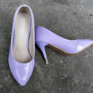 Giày cao gót da bóng màu tím nhạt (size 36)