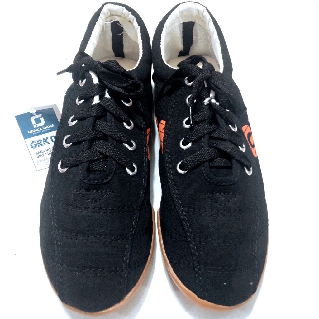 Giày vải đinh nam đá bóng , đá banh GRK 2 màu đen , trắng