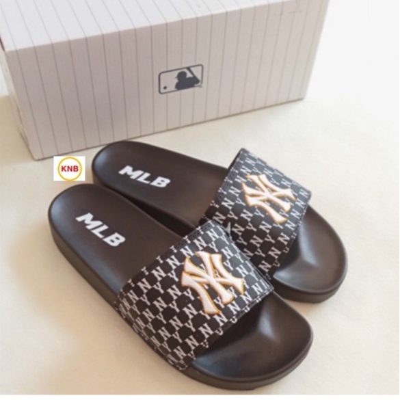 Dép 𝐌𝐋𝐁 UNISEX mẫu dép thể thao ❤️ Freeship + Hộp ❤️ Dép NY bóng chày quai ngang nam nữ chữ thêu nỗi kèm mác full đen