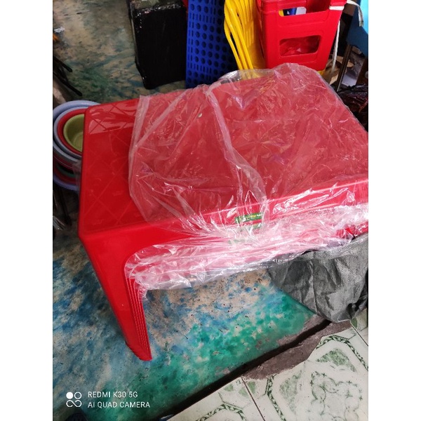 combo 5 bàn nhựa( đỏ tươi,đỏ đô,xanh lá,xanh dương)