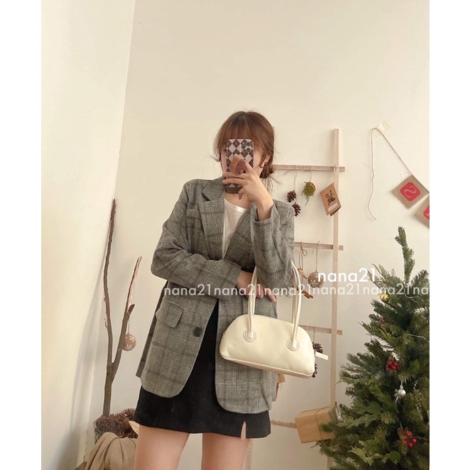 Áo vest kẻ dạ