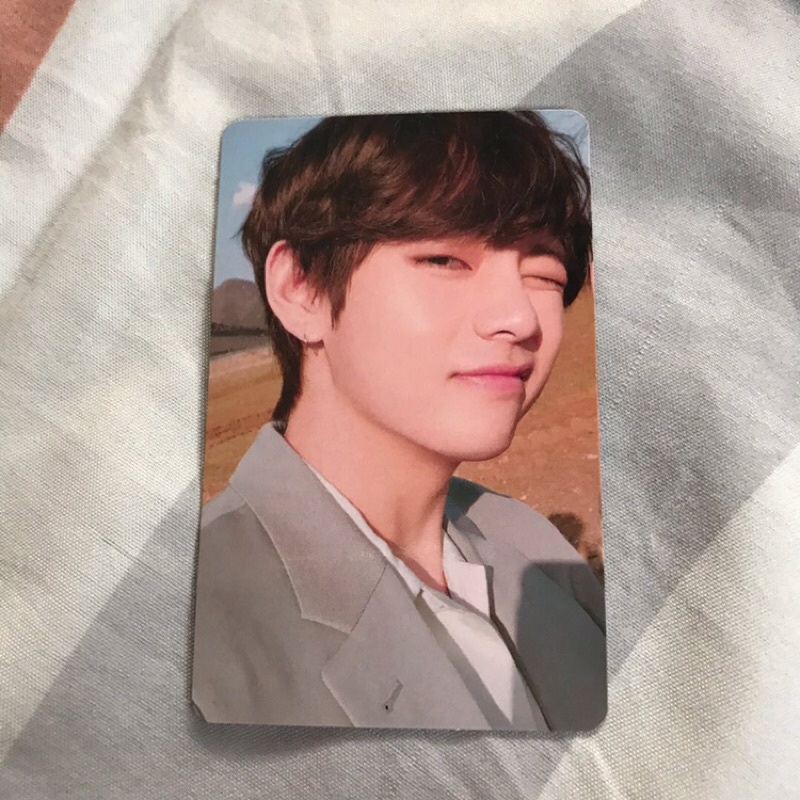 Card Taehyung tear Y  trong full album LYS