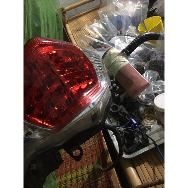 Pha đèn sau atila victory