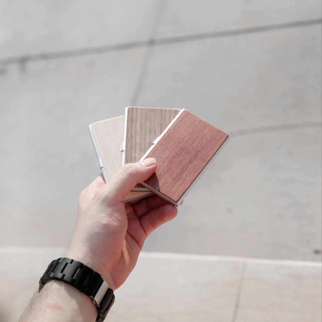 Hộp đựng card visit gỗ Miniwood nắp bạc ,cao cấp
