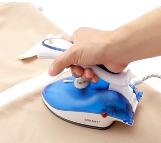 Bàn ủi hơi nước du lịch