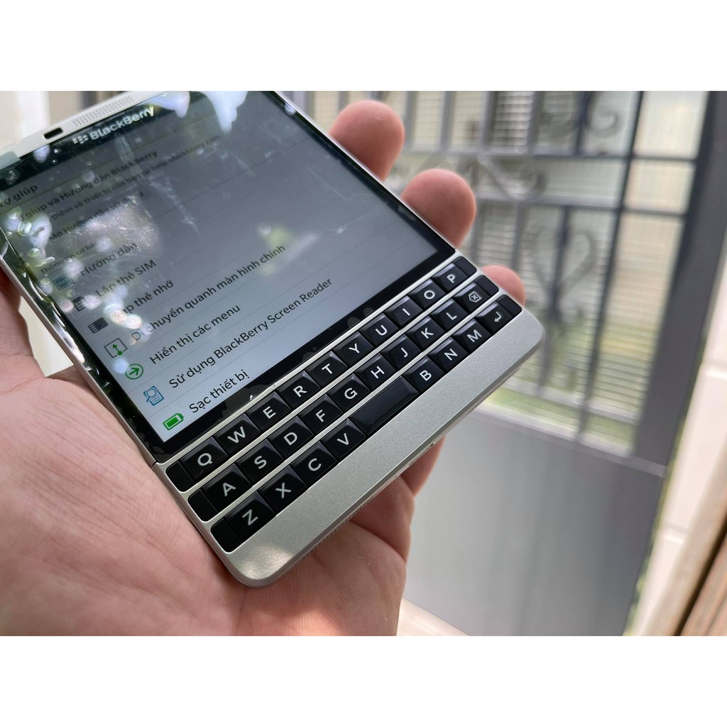 Điện thoại Blackberry Passport màu bạc