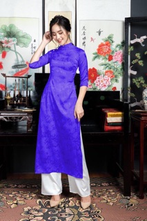 Set bộ áo dài gấm phối hạt cao cấp.