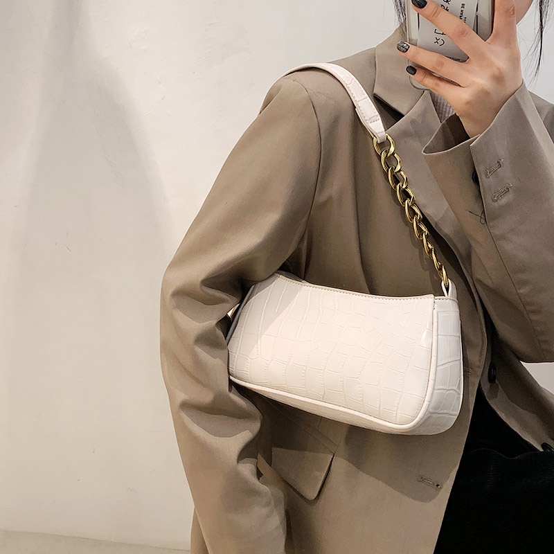 Túi xách nữ kẹp nách đi chơi vân da rắn phối xích cá tính Capucha T21