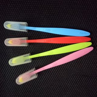 Mua 1 Tặng 3 - Bàn chải đánh răng Mềm Colgate cho bé từ 3-8 tuổi có nắp che