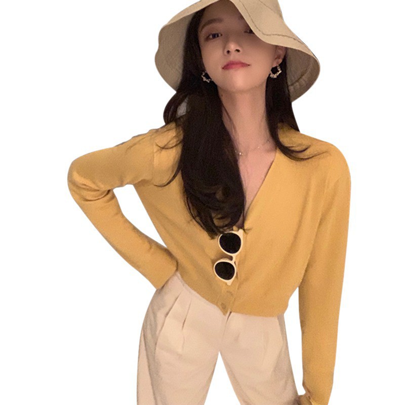 Áo cardigan tay dài màu trơn thiết kế cổ chữ V nữ tính | BigBuy360 - bigbuy360.vn