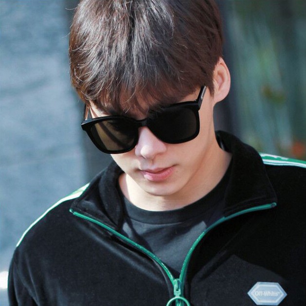 Kính râm nam nữ màu đen chống nắng, mắt kính mát thời trang K323 Si_Kinh | BigBuy360 - bigbuy360.vn