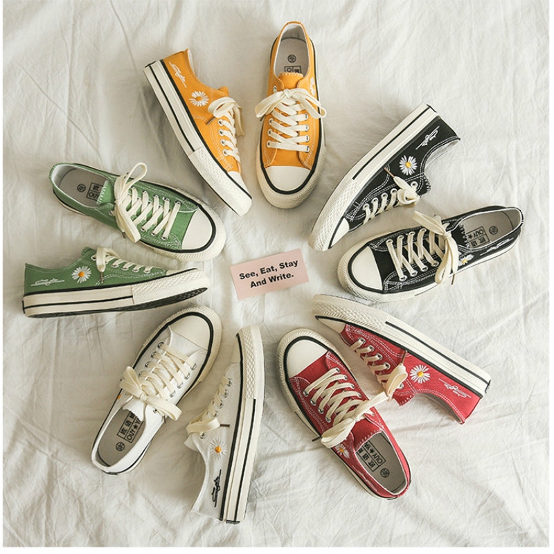 Giày thể thao nữ CV classic cổ thấp thêu hoa cúc nhí | BigBuy360 - bigbuy360.vn