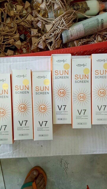 Xịt chống nắng V7 Sun screen