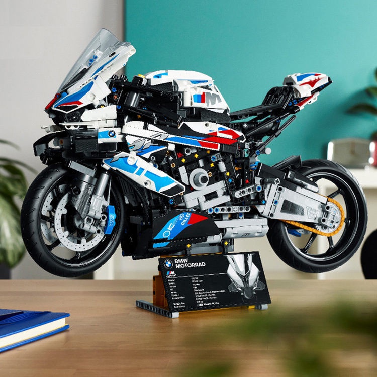 Đồ Chơi Lắp Ráp Xe Đua BMW M1000RR 42130 005