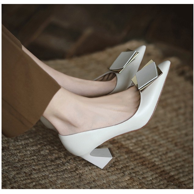 Giày nữ bít mũi phối khóa vuông gót khoét bán nguyệt - 7cm - da mềm gồm 3 màu - R297
