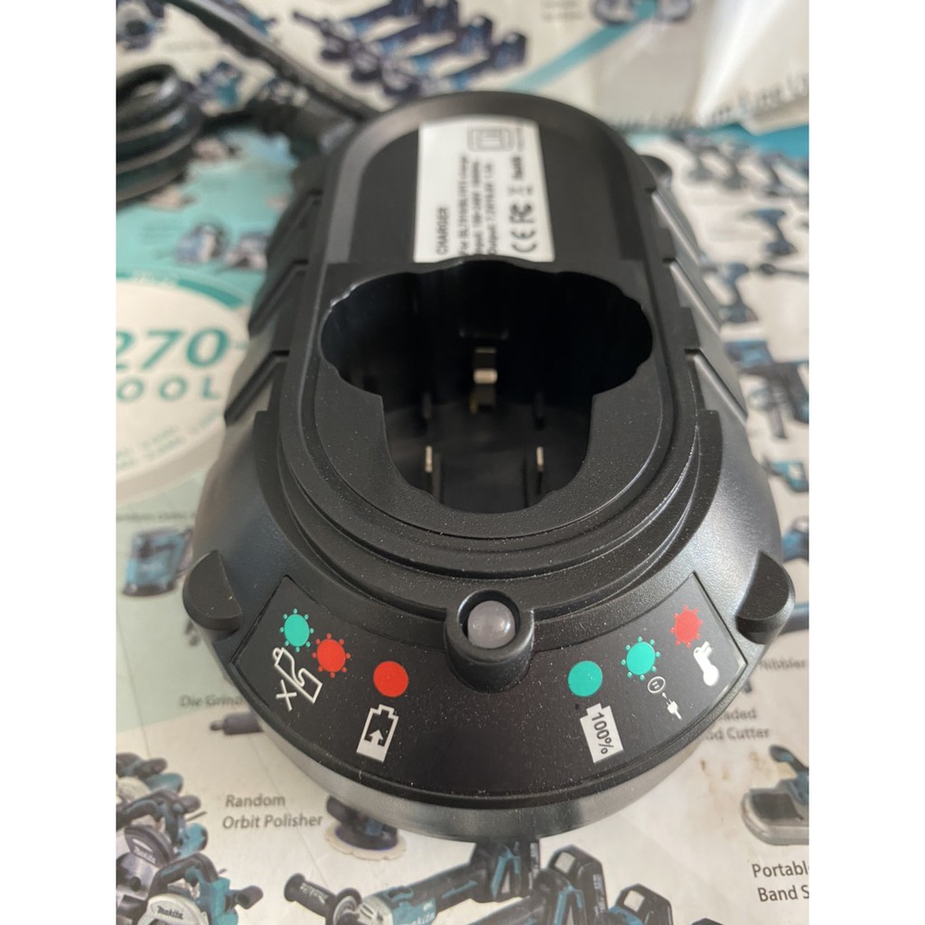 Sạc pin Makita 7.2v - 12v Li-ion mới 100%, sử dụng điện AC 220V.