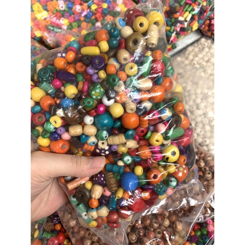 Túi 50g hạt gỗ trộn mẫu dùng xâu vòng (tầm 200 viên), làm đồ mầm non