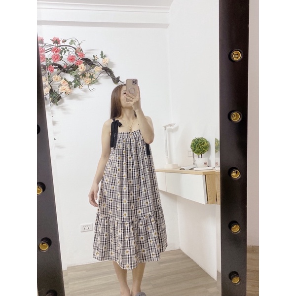 Maxi đi biển - Đầm yếm 2 dây đuôi cá hoa cúc họa mi vừa đẹp vừa mát