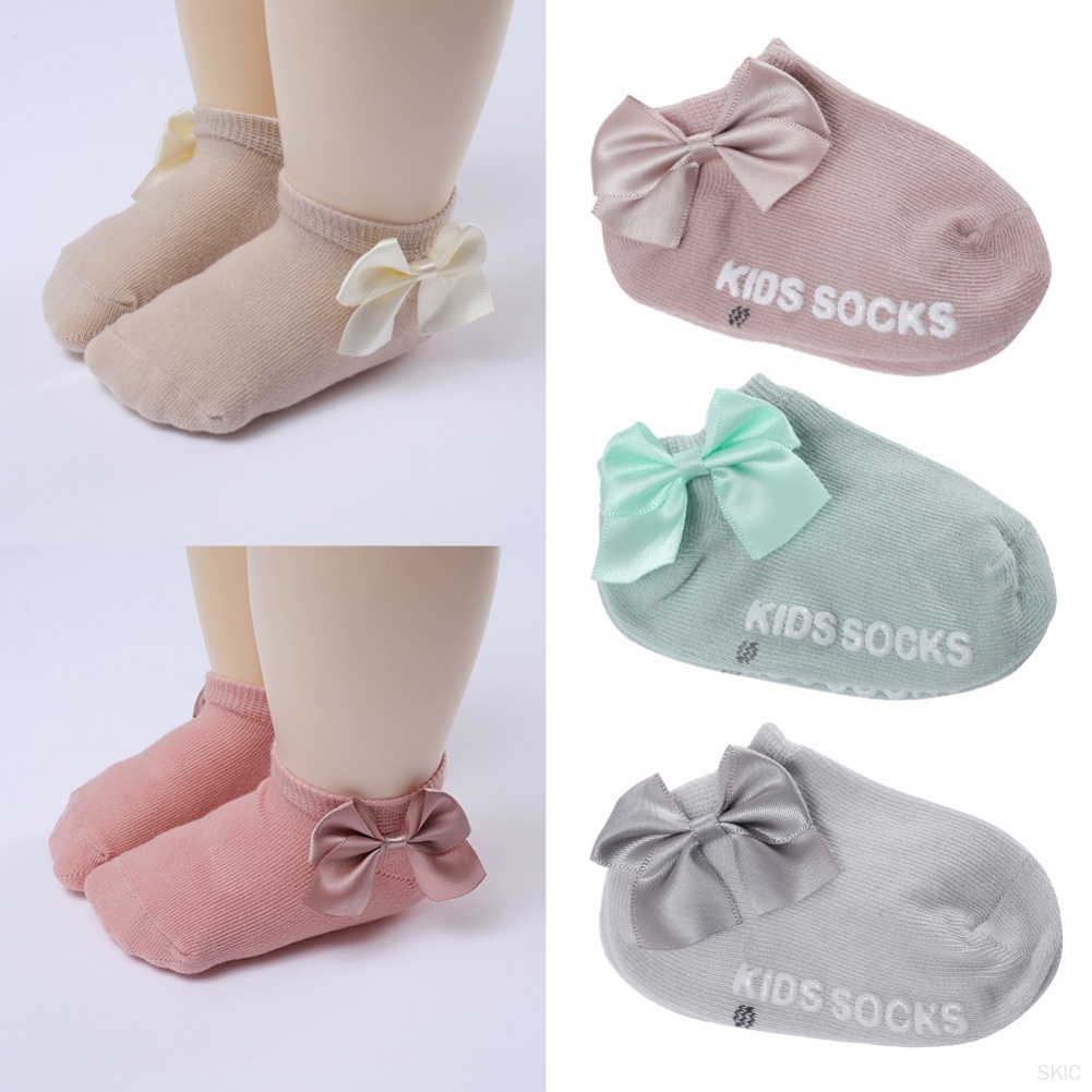 Mới Tất Công Chúa Gắn Nơ Xinh Xắn Cho Bé Gái