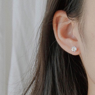 BÔNG TAI CHẤM NỤ CHUÔI NHỰA