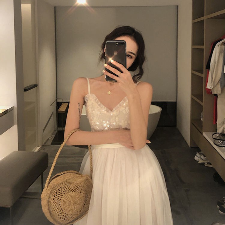 Đầm Cổ Chữ V Màu Đen Đính Kim Sa Lấp Lánh Phong Cách Thần Tiên | BigBuy360 - bigbuy360.vn