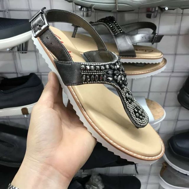 Sandal Clarks nữ