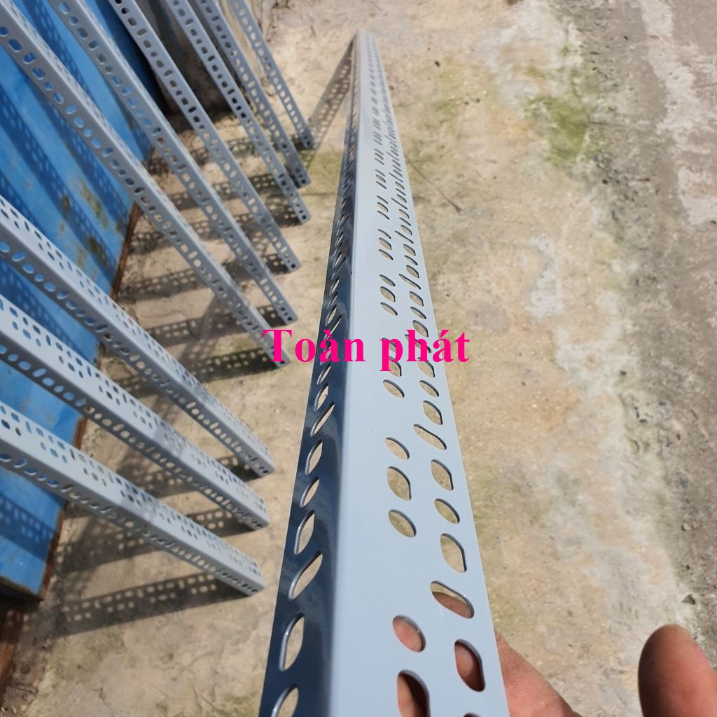 Cây 75cm ( 1ly5) - Cây sắt V lỗ 3 x 5cm màu xám ghi